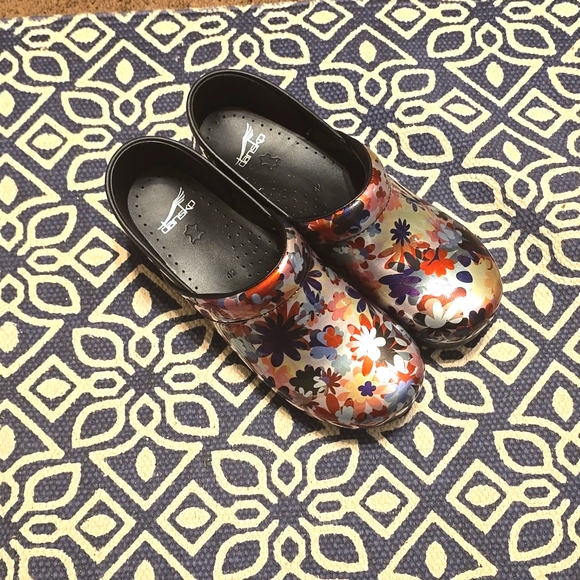 DANSKO - Picture 2 of 4